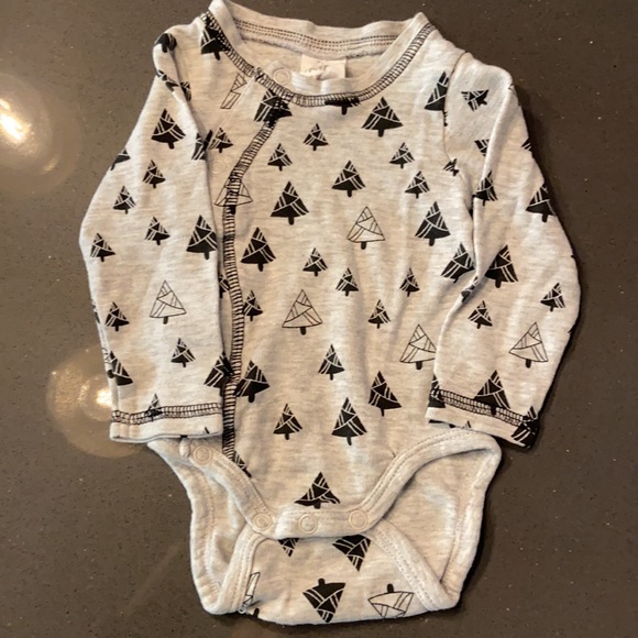 H&M Gender Neutral Kimono Onesies 1-2 Months - Picture 2 of 5